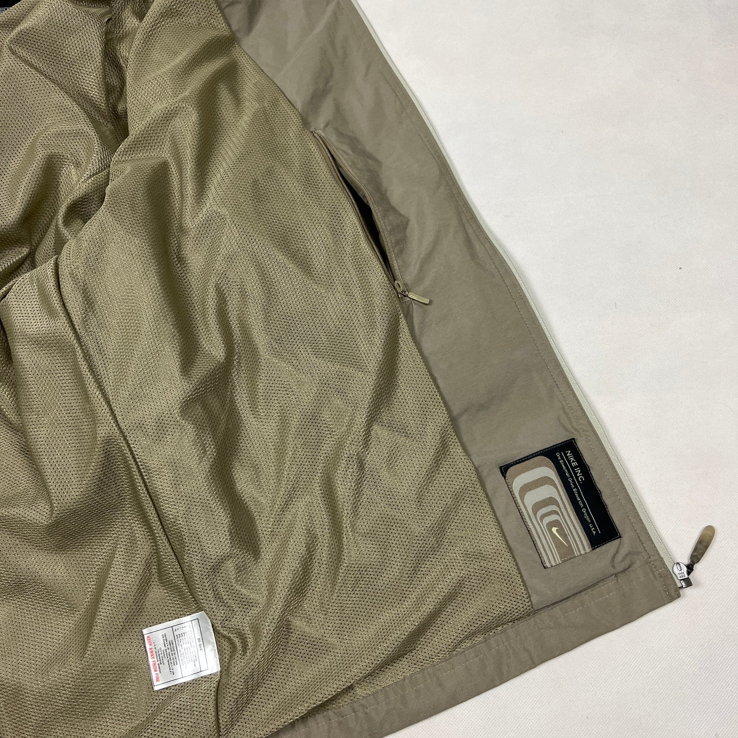 Vintage Nike track jacket (XL-XXL)
